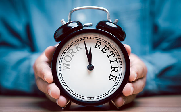 Classic clock showing work and retire